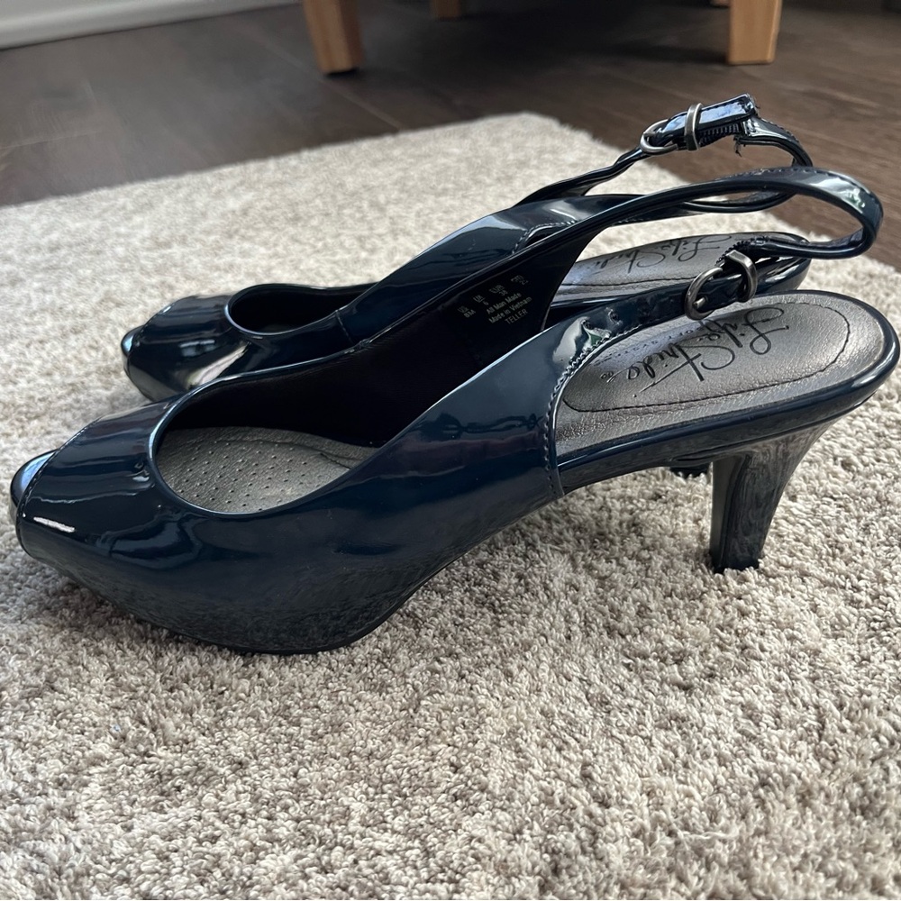 Patent Navy Blue Sling back heels 8
